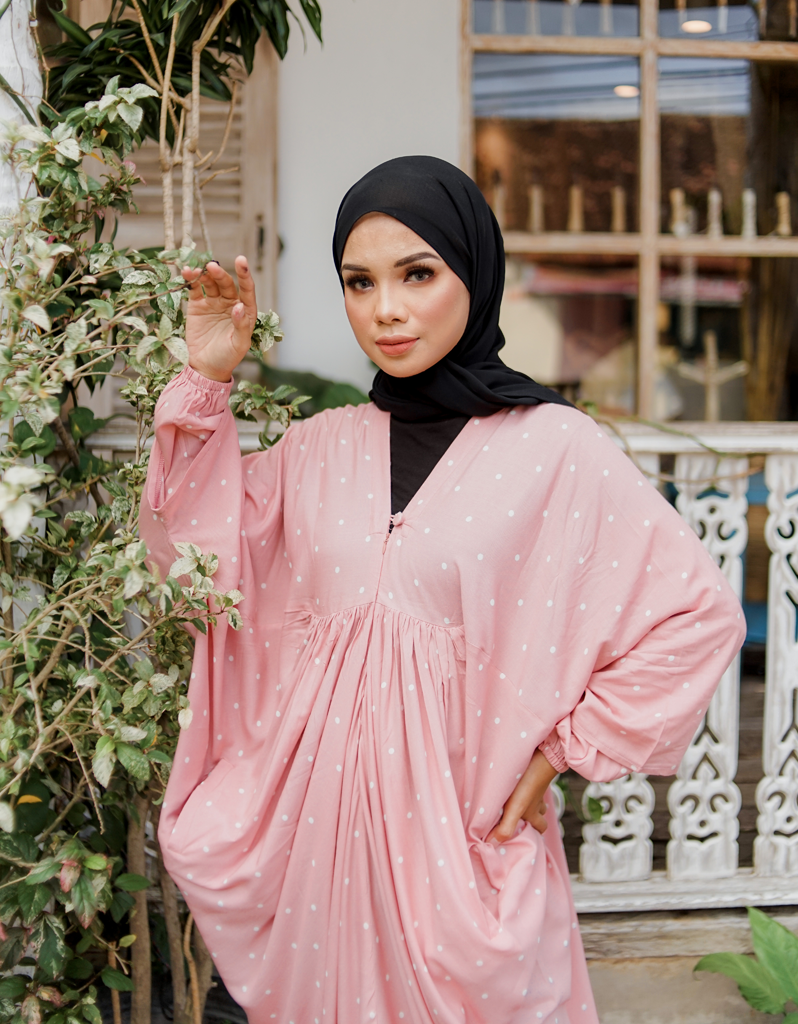 Adotrable Kaftan in Pink