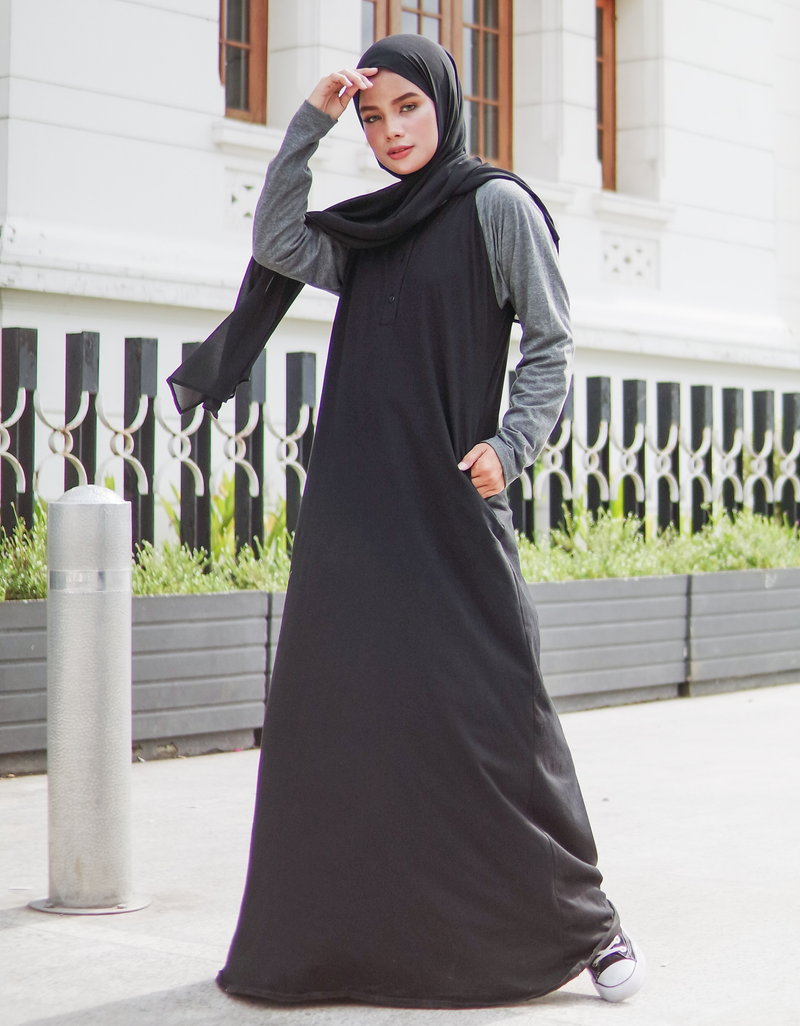 Raglan Maxi Dress in Black/Dark Misty Grey