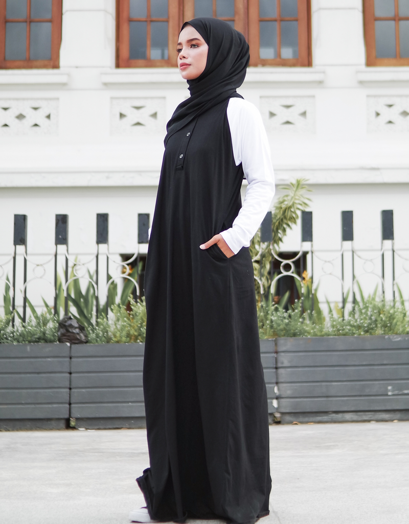 Raglan Maxi Dress in Black/White