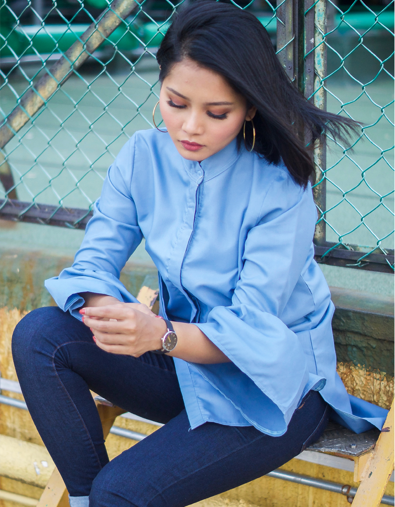 Bell-Sleeve High Low Shirt in Blue