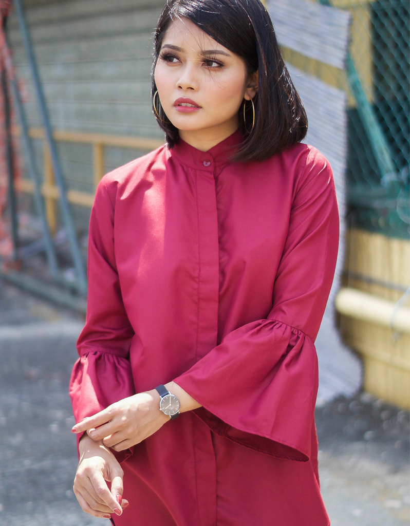 Bell-Sleeve High Low Shirt in Maroon